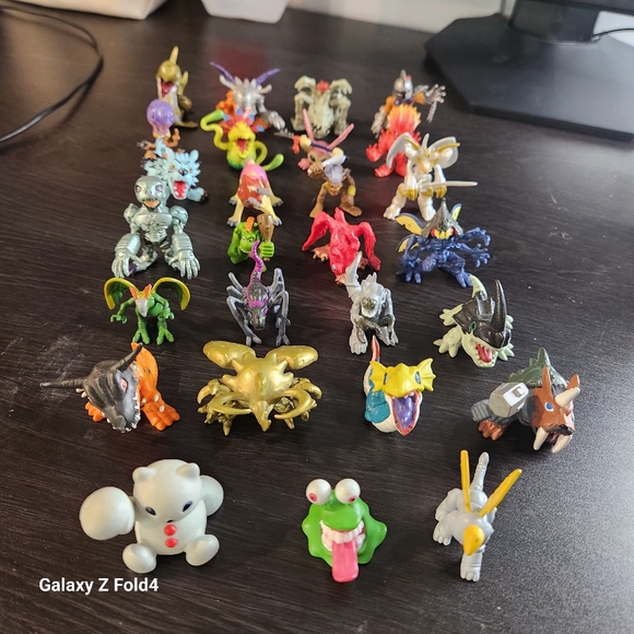 Lot of 27 Bandai Digimon Digital Monster Mini Figures 1997-2001